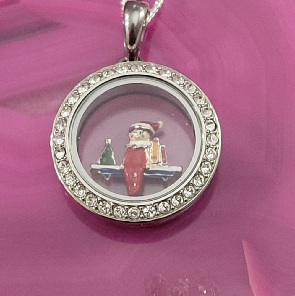 VHTF Origami Owl Elf On The Shelf Swarovski Crystal Petite Locket & Chain